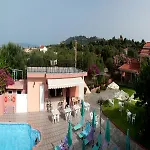 Ξενοδοχείο με διαμερίσματα Paradise Σβορωνάτα
