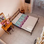 Paradise Ξενοδοχείο με διαμερίσματα 4*