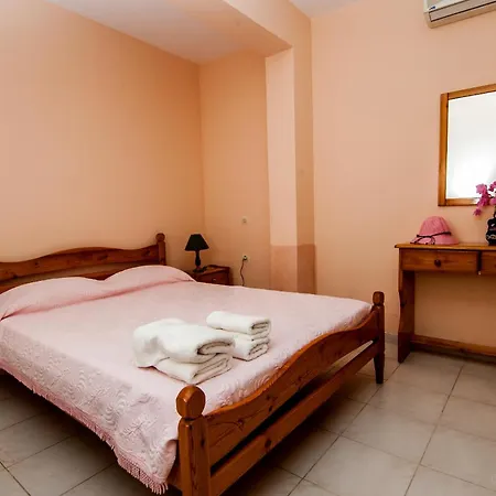 Paradise Apartahotel Svoronata