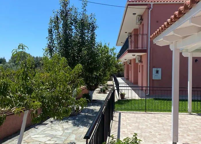 Paradise Aparthotel 4*