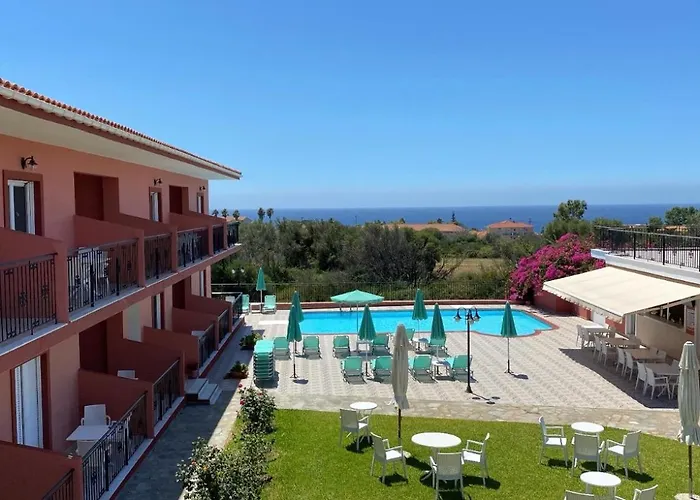 Paradise Aparthotel 4*